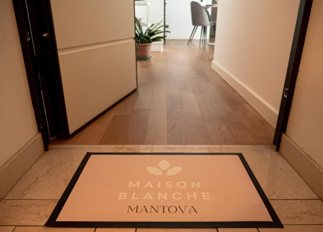 Maison Blanche: Appartamento Elegante Con Parcheggio Privato Mantova Esterno foto